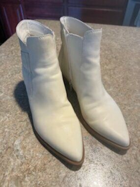 Womens Winter White Dolce Vita Booties, Size 8